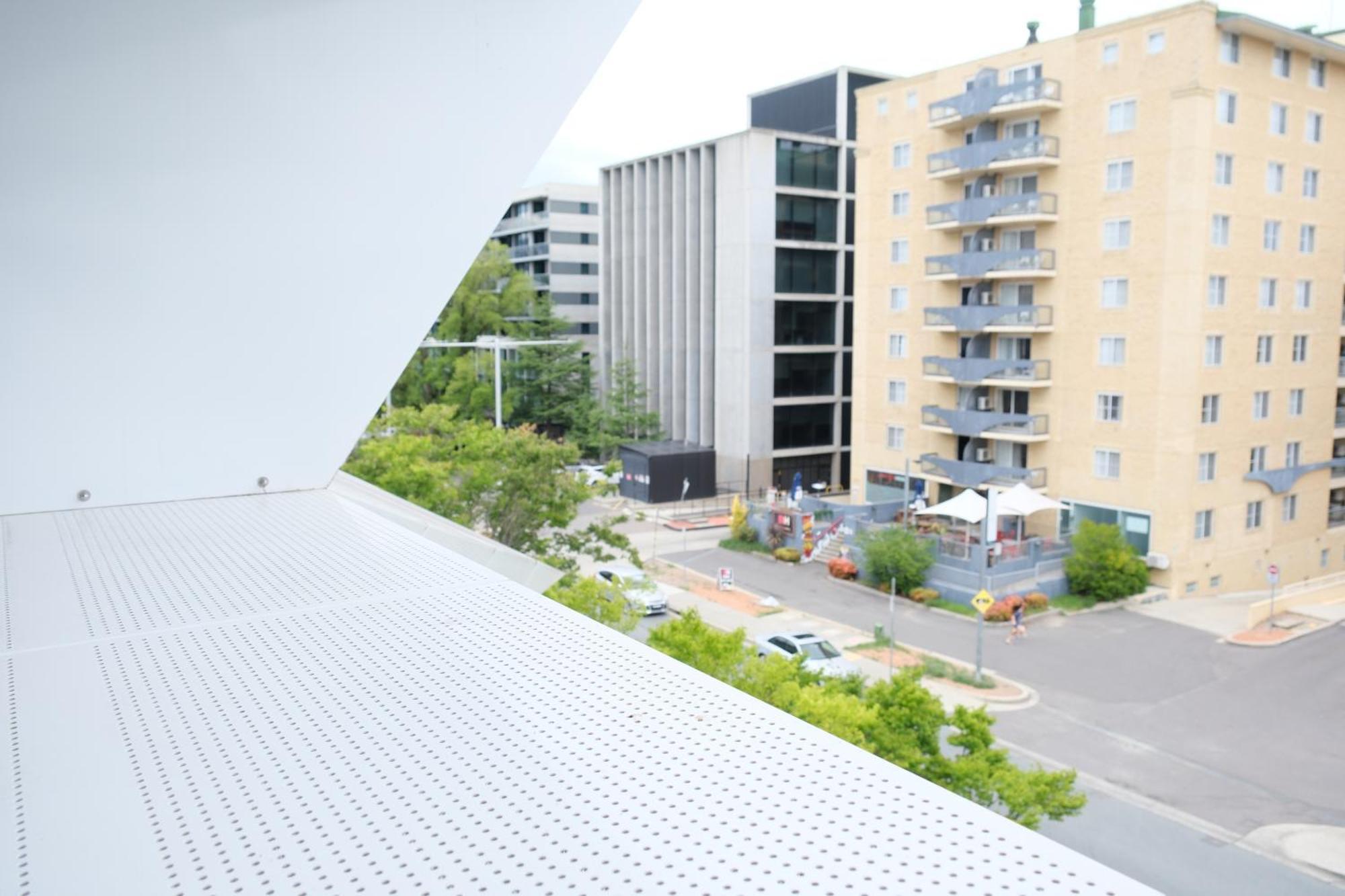 Appartamento Cbd Japanese Retreat 2Br 1P Brekky Wifi Netflix Canberra Esterno foto