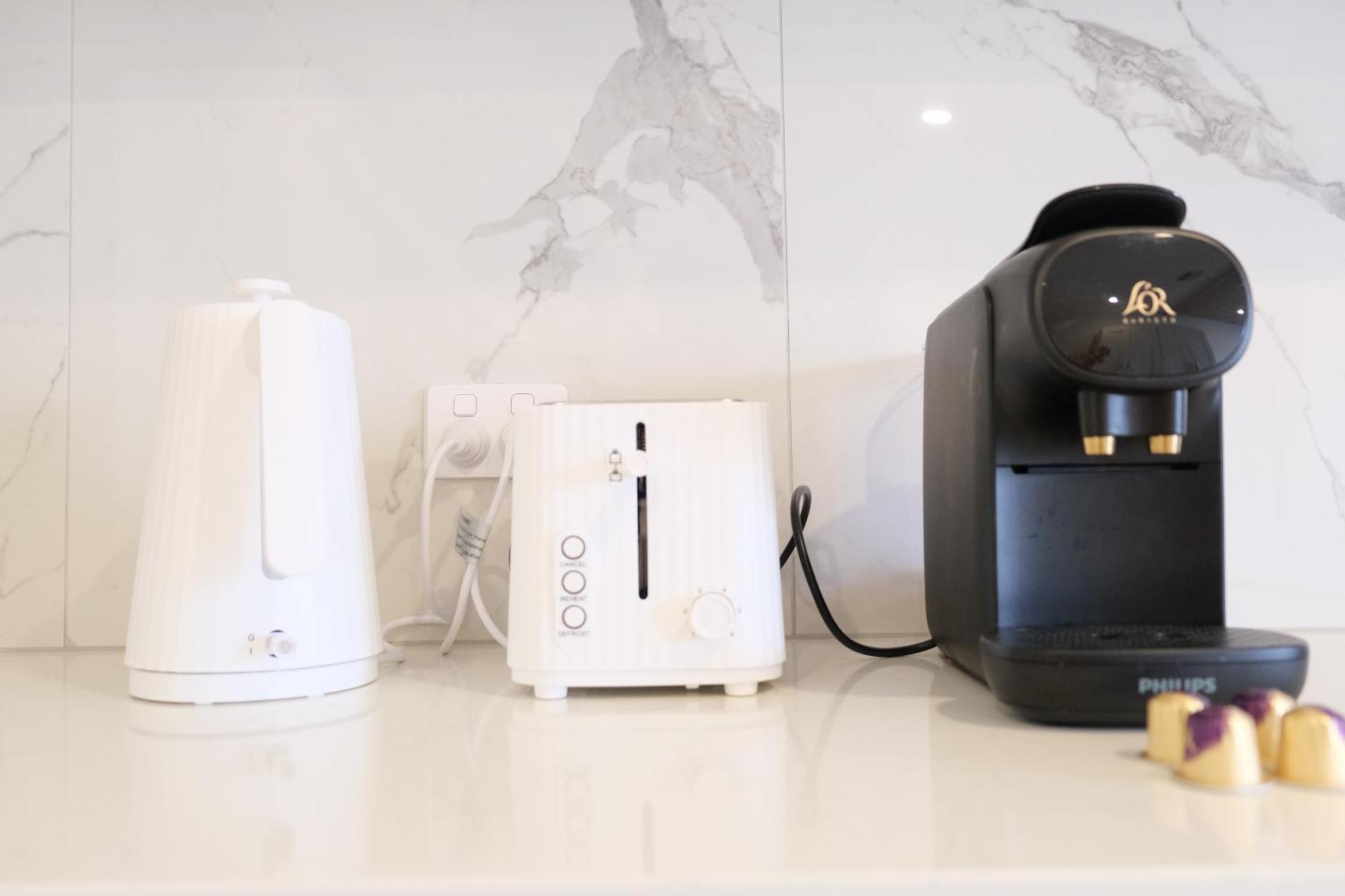 Appartamento Cbd Japanese Retreat 2Br 1P Brekky Wifi Netflix Canberra Esterno foto