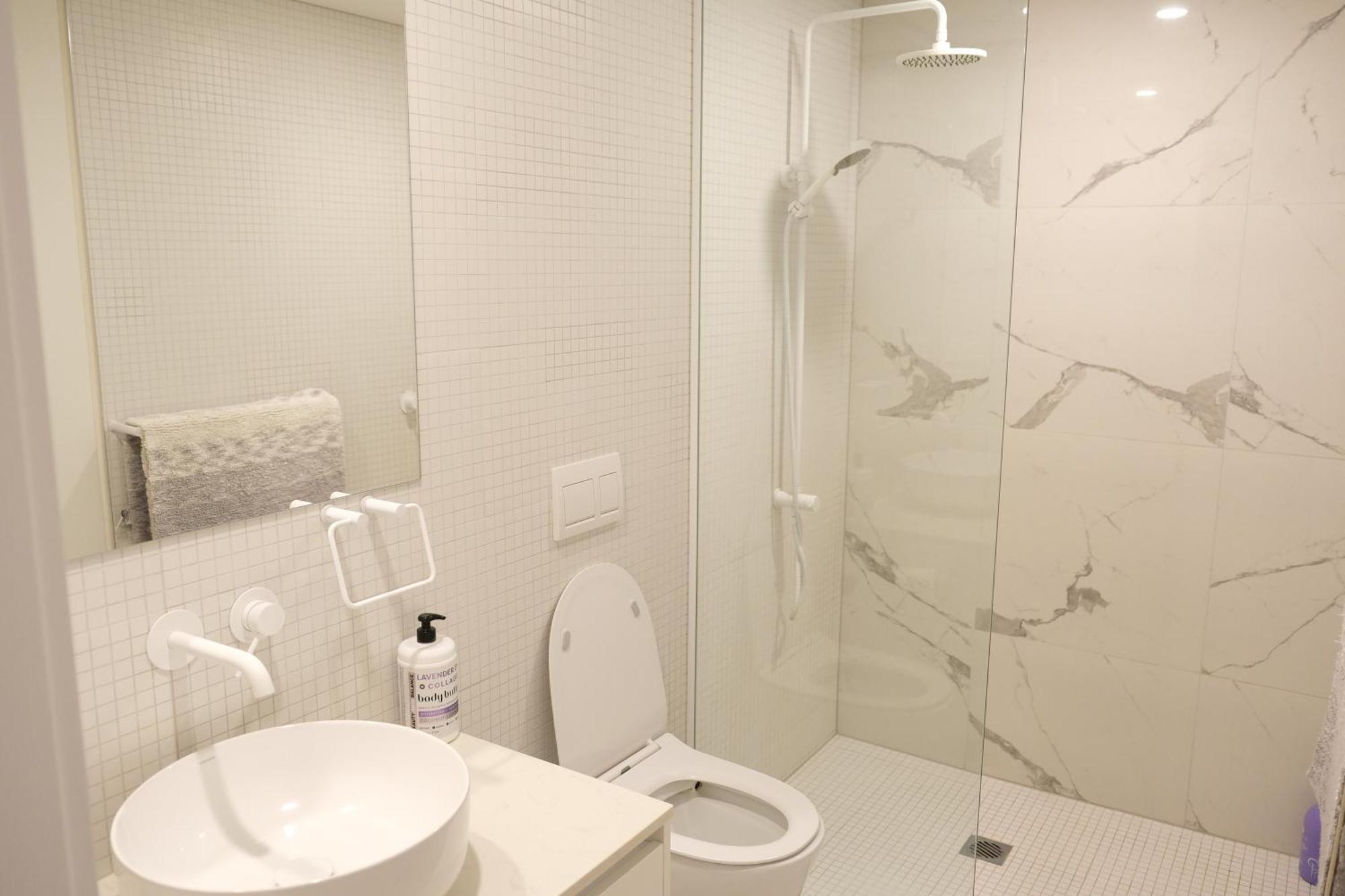 Appartamento Cbd Japanese Retreat 2Br 1P Brekky Wifi Netflix Canberra Esterno foto
